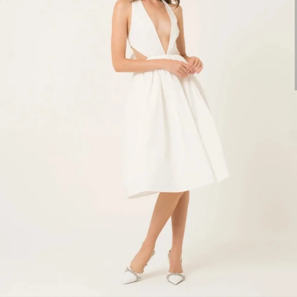 Amylynn - White Cotton Halter Marilyn Dress - M - Picture 1 of 6